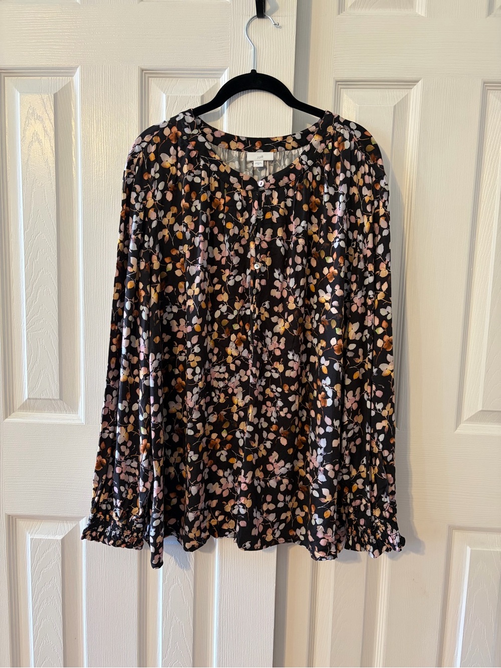J. Jill Black Peasant Blouse With Pink, Blue & Brown Leaf Print Size 3X
